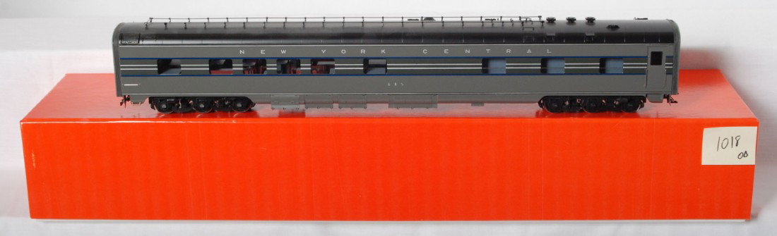 Lionel Smithsonian NYC 651245 number 685: Lionel modern O Gauge Smithsonian Collection New York Central 20th Century Limited scale passenger car in OB. Car is 651245 number 685. Car is C9-10 and was displayed only, however one vestibule diaph