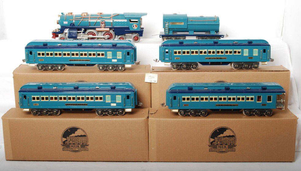 MTH Lionel Standard Gauge Blue Comet passenger se: MTH modern standard gauge tinplate reproduction blue comet set. This set is an early version with the Lionel markings. Includes 400E locomotive with copper trim. Loco is C8 condition. One light scratc
