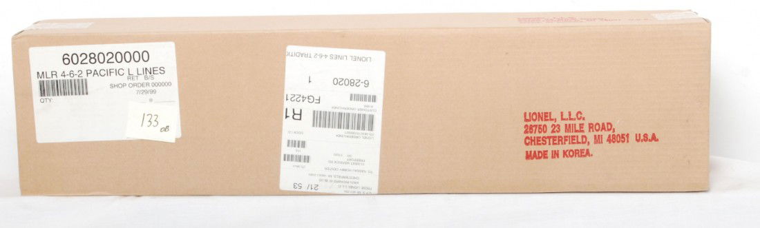 Lionel 28020 Lionel Lines 4-6-2 Pacific: Lionel modern O gauge 28020 Lionel Lines 4-6-2 Pacific steam locomotive in OB. Loco features Signal Sounds, smoke and more. Loco is factory sealed in the master carton C10.