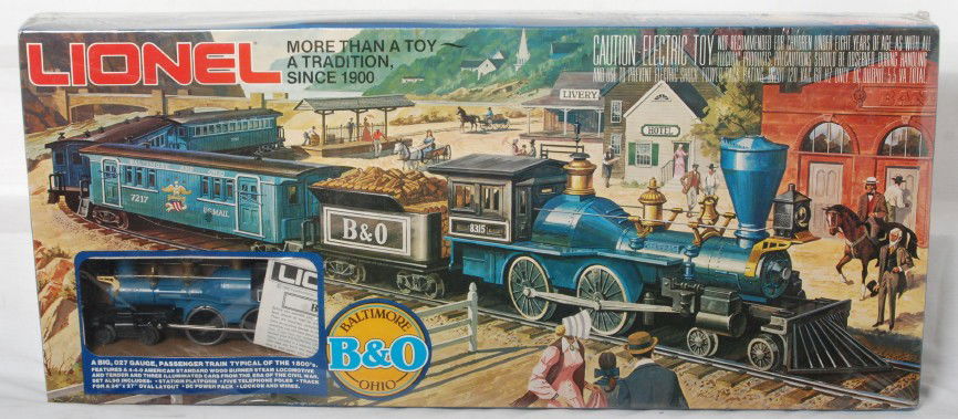 Lionel 1351 B&O set sealed: Lionel modern O gauge B&O 1351 set with General locomotive in OB. Set is factory sealed in plastic C9-10.