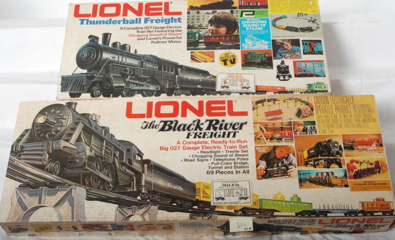 Lionel 1581 Thunderball Freight and 1662 Black Riv: Lionel modern O gauge 1581 Thunderball Freight. Set is missing track and transformer. Otherwise C9 1662 Black River freight set missing track, transformer, and Chessie hopper. Set is C8-9. Both set bo