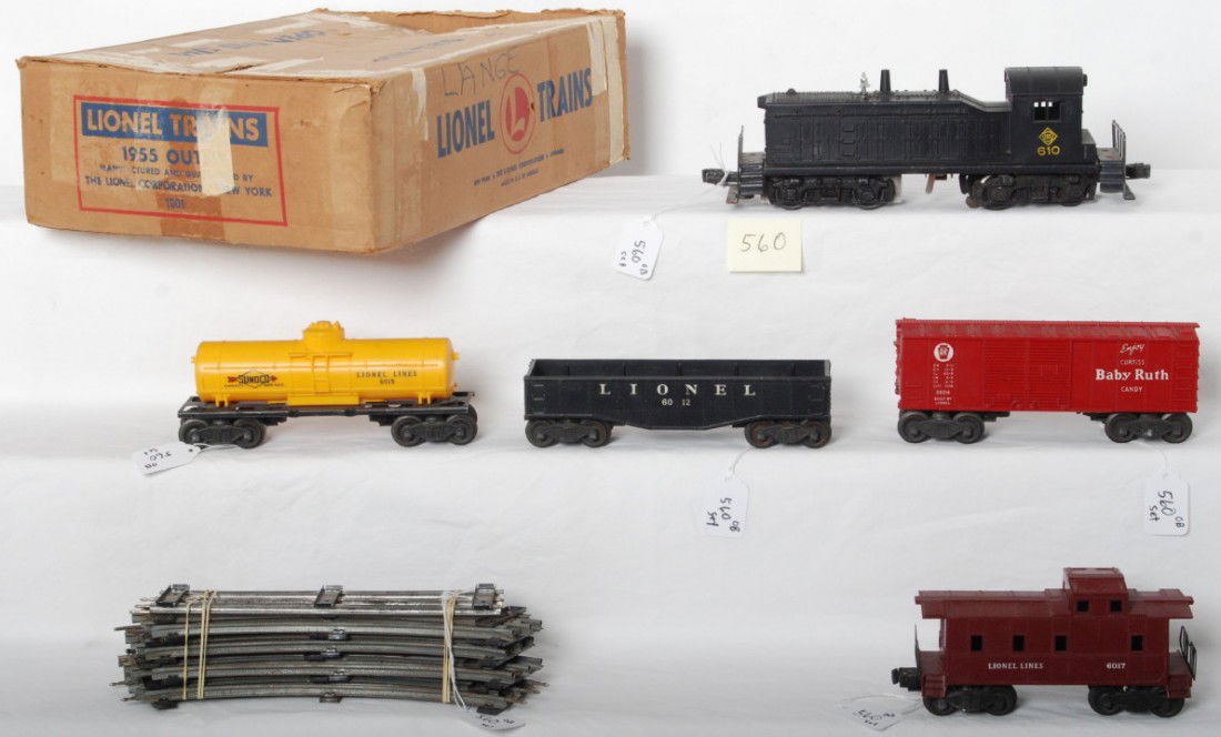 Lionel 1955 Outfit 1001 in OB 610 NW-2, freight ca: Postwar Lionel O gauge 1955 Outfit 1001 in original box, containing 610 Erie NW-2 diesel switcher with 6015 Sunoco tank (hairline in tank), 6012 gondola, X6014 Pennsylvania Baby Ruth boxcar, 6017 cabo