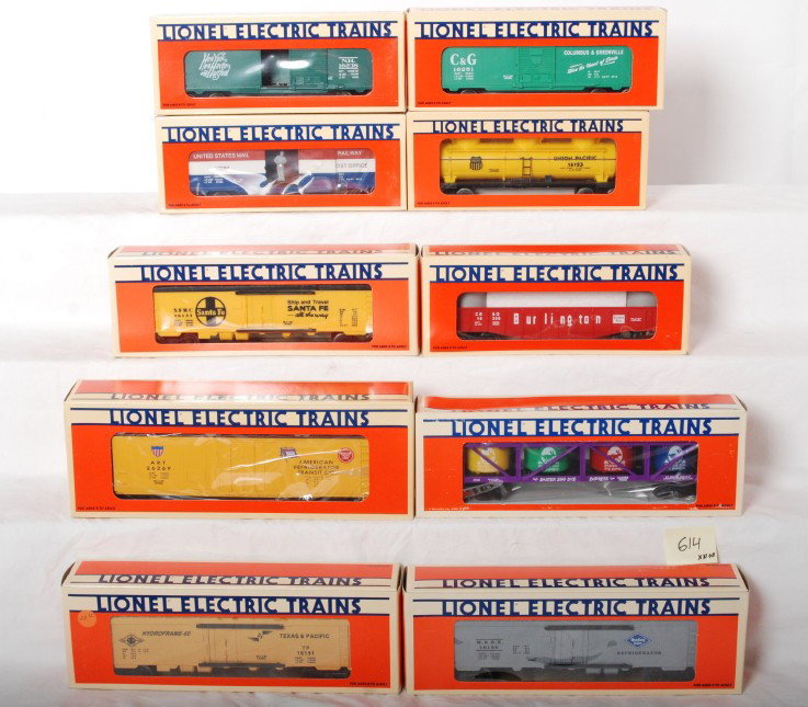 10 Lionel freight cars 16123, 16687, 19481, etc.: Lionel modern O gauge freight cars in OBs. Ten cars include 16123 Union Pacific tank car, 16355 Burlington gondola, 16133 Santa Fe reefer, 16687 operating mail car, 16238 New Haven boxcar, 19481 Easte
