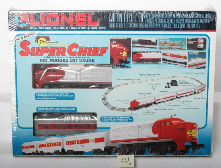 Lionel 11739 Santa Fe Super Chief set sealed: Lionel modern O gauge Santa Fe Super Chief set factory sealed in original plastic. Catalog number is 11739, C10