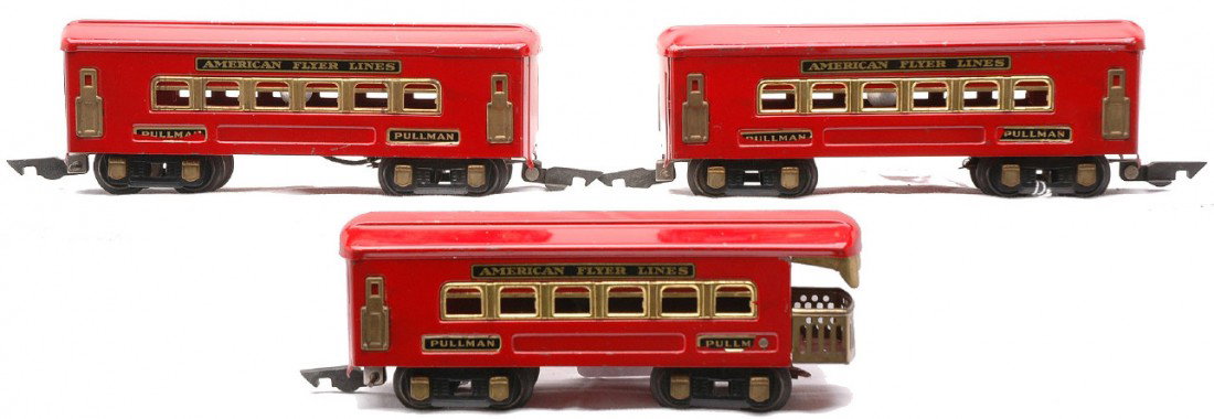 Am Flyer Red Passenger Cars 3171 3171 3172: American Flyer prewar O gauge red passenger cars including; two 3171 Pullmans and a 3172 observation. The cars have brass trim and journals. Some of the decals are flaking. The cars are C7.