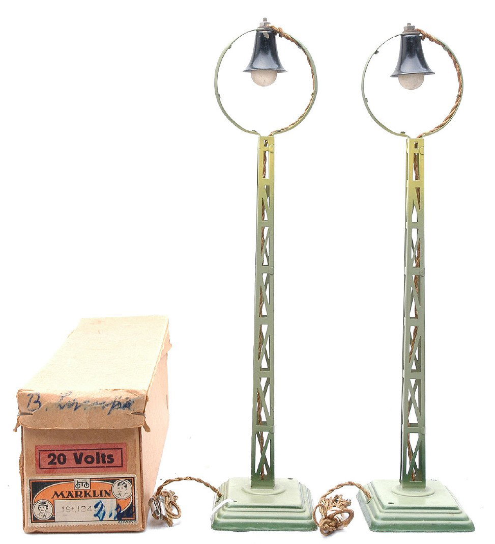 Marklin Pair of 13450 Lamp Posts LIKE NEW OB: Marklin prewar gauge 1 pair of 13450 lamp posts with an OB. The lamp posts are C8.