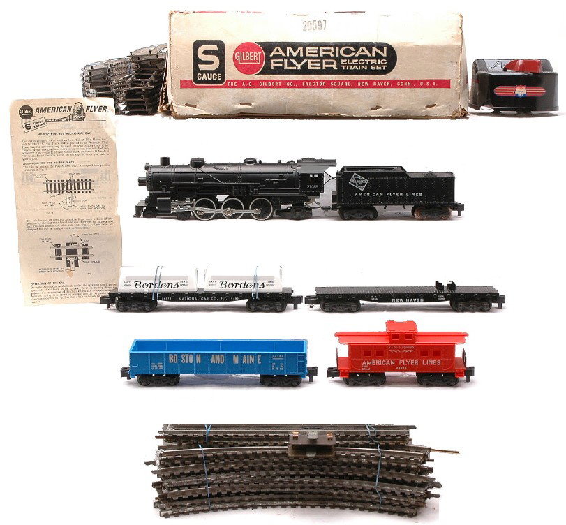 Am Flyer Pike Master Freight Set 20597 LN OB: American Flyer S gauge pike master freight set in box numbered 20597 containing; 21085 CMStP&P 4-6-2 Pacific loco and tender, 24566 New Haven flatcar missing load, 24575 National Car Co. flatcar with 