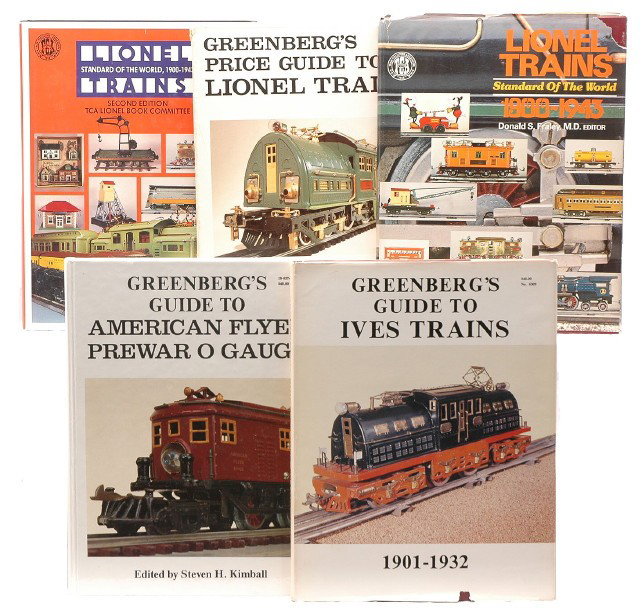 Selection of Greenbergs Reference Books: Selection of reference books; GreenbergÕs price guide to Lionel Trains 1901-1942, Lionel Trains Standard of the World, 1900-1943 Second Edition TCA Lionel Book Committee, Lionel Trains Standard of th