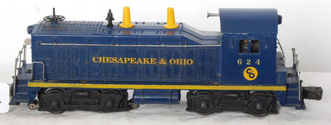 Lionel 624 Chesapeake and Ohio NW-2 diesel loco: Postwar Lionel O gauge 624 Chesapeake and Ohio NW-2 diesel switcher locomotive with near perfect decal lettering, C6+.