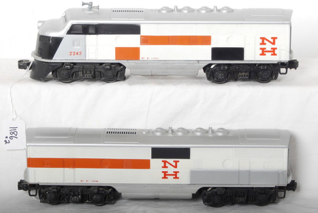 Lionel 2242 New Haven EMD F3 diesel AB units: Postwar Lionel O gauge 2242 New Haven EMD F3 diesel A-B units. A unit has 4 inch crack in roof of shell, otherwise C7++. B unit looks C8.