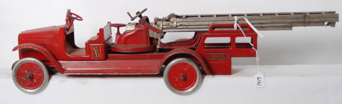 Buddy L aerial truck No. 205B in original paint: Buddy L pressed steel aerial truck No. 205B fire truck in original paint, C6.