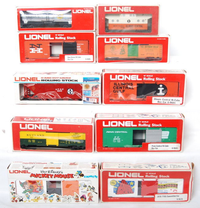 10 Lionel freight cars 9605, 9322, 9710, etc: Lionel modern O gauge freight cars in OB. Ten freight cars include 9605 New Haven boxcar, 9774-1975 TCA boxcar, 9322 Santa Fe hopper, 9154 Borden tank car, 9601 Illinois Central boxcar, 9710 Rutland b