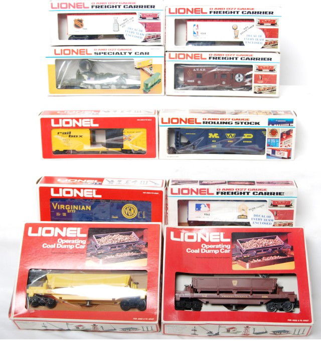 10 Lionel freight cars 9398, 9767, 6526, etc: Lionel modern O gauge freight cars in OB. Ten freight cars include 9398 Pennsylvania dump car, 9767 Railbox boxcar, 9311 Union Pacific dump car, 9362 MLB boxcar, 9360 NHL boxcar, 9359 NBA boxcar, 9777