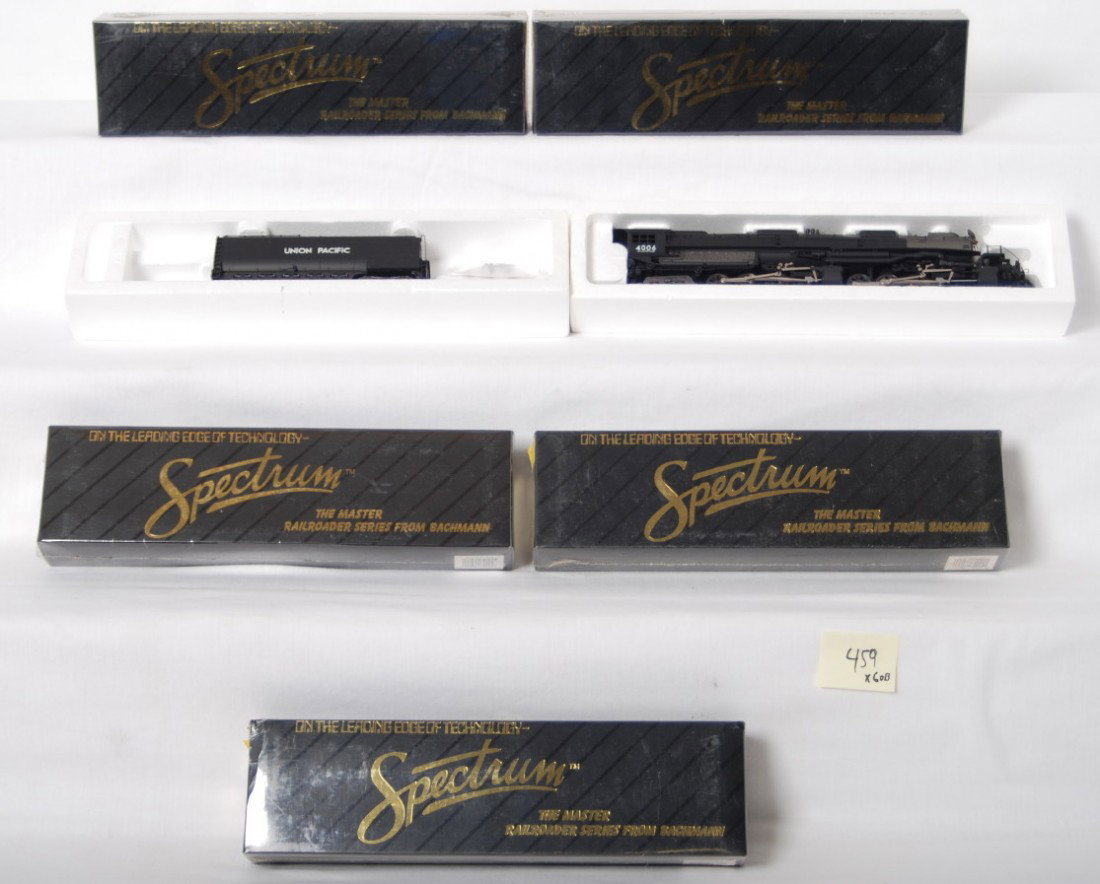 Rivarossi Union Pacific big boy and 5 Spectrum car: Rivarossi and Spectrum modern HO Union Pacific Big Boy steam locomotive and passenger cars. Includes 1586 Rivarossi loco in C8-9 condition. Also included are five Spectrum passenger cars including 890