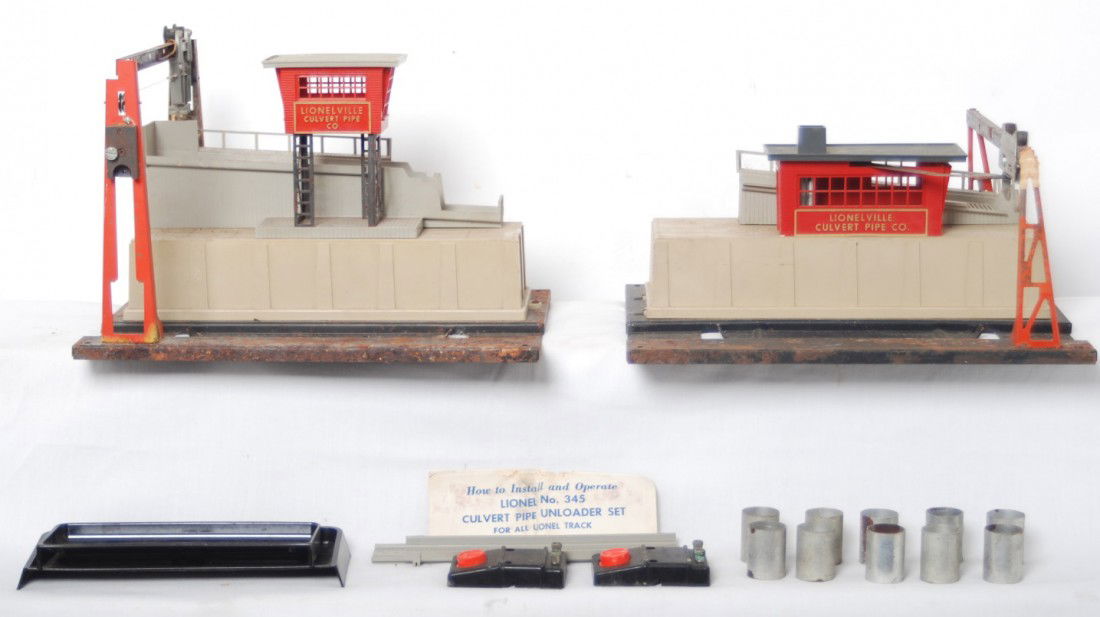 Lionel 342 and 345 culvert loader and unloader: Postwar Lionel O gauge 342 culvert loader and 345 culvert unloader with two 160 bins, ten culverts, connecting ramp, two 90 control buttons and 345 instructions sheet. Please view the photos of the it