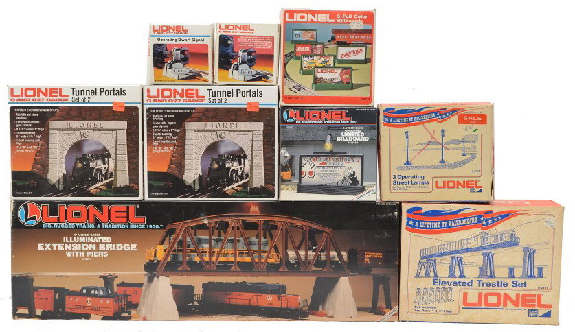 Lionel 2111 2113 2170 2710 12721 52129 LN OBs: Lionel accessories including; 2111 elevated trestle set, two sets of 2113 tunnel portals, two 2115 operating dwarf signals, 2170 operating street lamps set of three, 2710 five full color billboards, 1