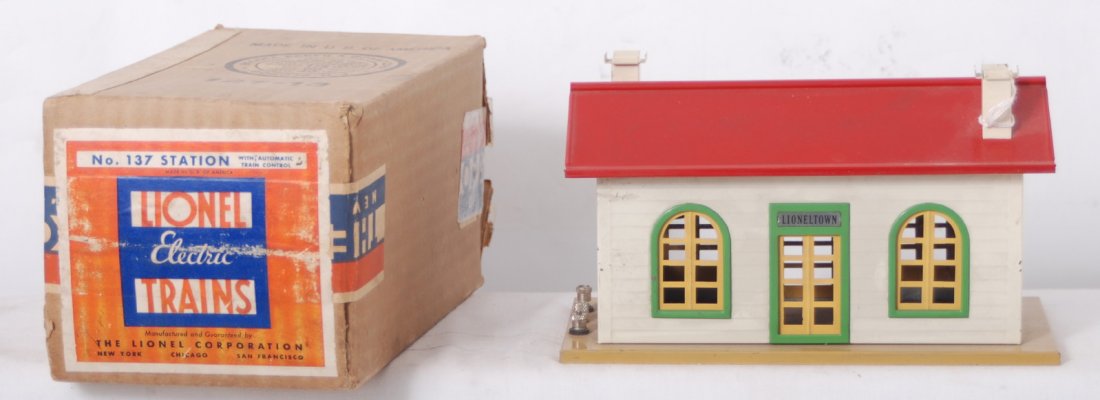 Lionel 137 station with automatic train control in: Postwar Lionel 137 station with automatic train control in original box, should clean and polish C7. OB is C8 area with some clear tape.