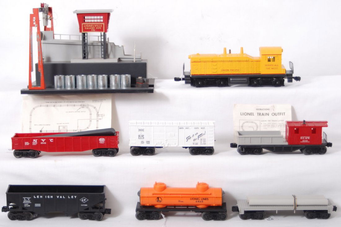 Lionel unboxed set, 635, freight cars, 345, instr: Postwar Lionel O gauge 635 Union Pacific NW-2 diesel switcher, 6465 tank, 6014 Frisco boxcar, unnumbered Lehigh Valley hopper, unnumbered flatcar, 6342 NYC culvert car, and 6119 Delaware, Lackawanna,