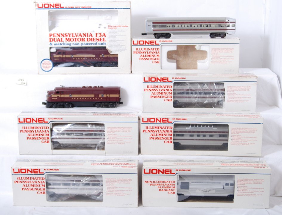 Lionel aluminum Pennsy F3 A-A and pass. cars: Lionel modern O Gauge Pennsylvania 8970 F3 A-A locomotive pair in OBs. Locos are C7-8. Also includes aluminum passenger cars; 9570 baggage car, 9571 William Penn, 9572 Molly Pitcher, 9573 Betsy Ross v