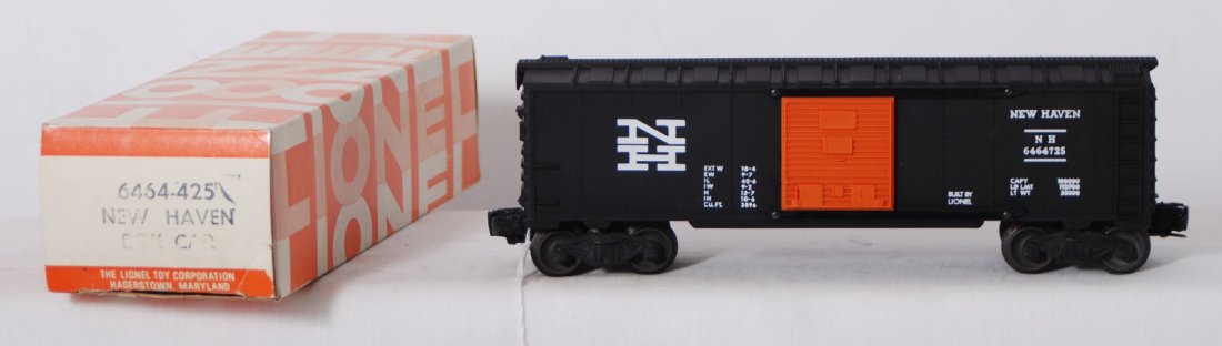 Mint Lionel BLACK 6464-725 NH boxcar, OB: Lionel postwar O gauge 6464-725 New Haven boxcar, more difficult black variation, unrun, faint rust on one door guide otherwise C9+. OB is correct 6464-425 Hagerstown type C8.