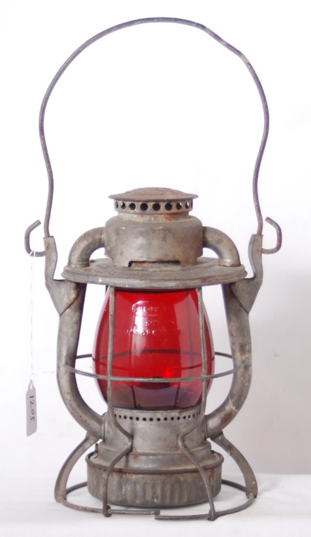 Dietz New York Central red globe lantern: Dietz New York Central red globe lantern. Burner is missing wick, otherwise complete. Light surface rust. See photos for best description.