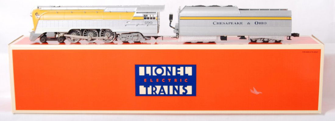 Lionel 18043 C&O Yellow Belly Hudson: Lionel modern O Gauge 18043 Yellow Belly Hudson in OB. Loco features smoke, TMCC, and Rail sounds. Loco looks C8-9 with very light run time.