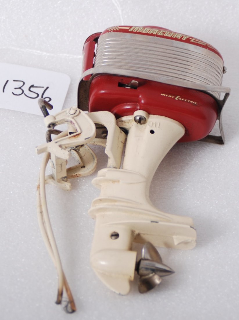 1959 Mercury Mark 55-E Thunderbolt Four battery o: 1959 Mercury Mark 55-E Thunderbolt Four battery operate toy outboard boat motor missing clips, C8.