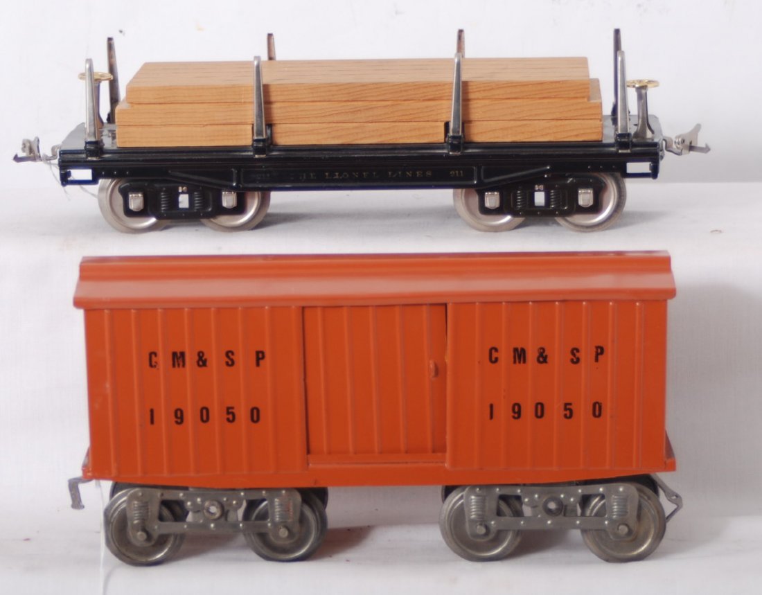 Lionel S.G. boxcar 19050 and 211 flatcar: Prewar Lionel standard gauge boxcar and flatcar restored, C6 shiny and clean.