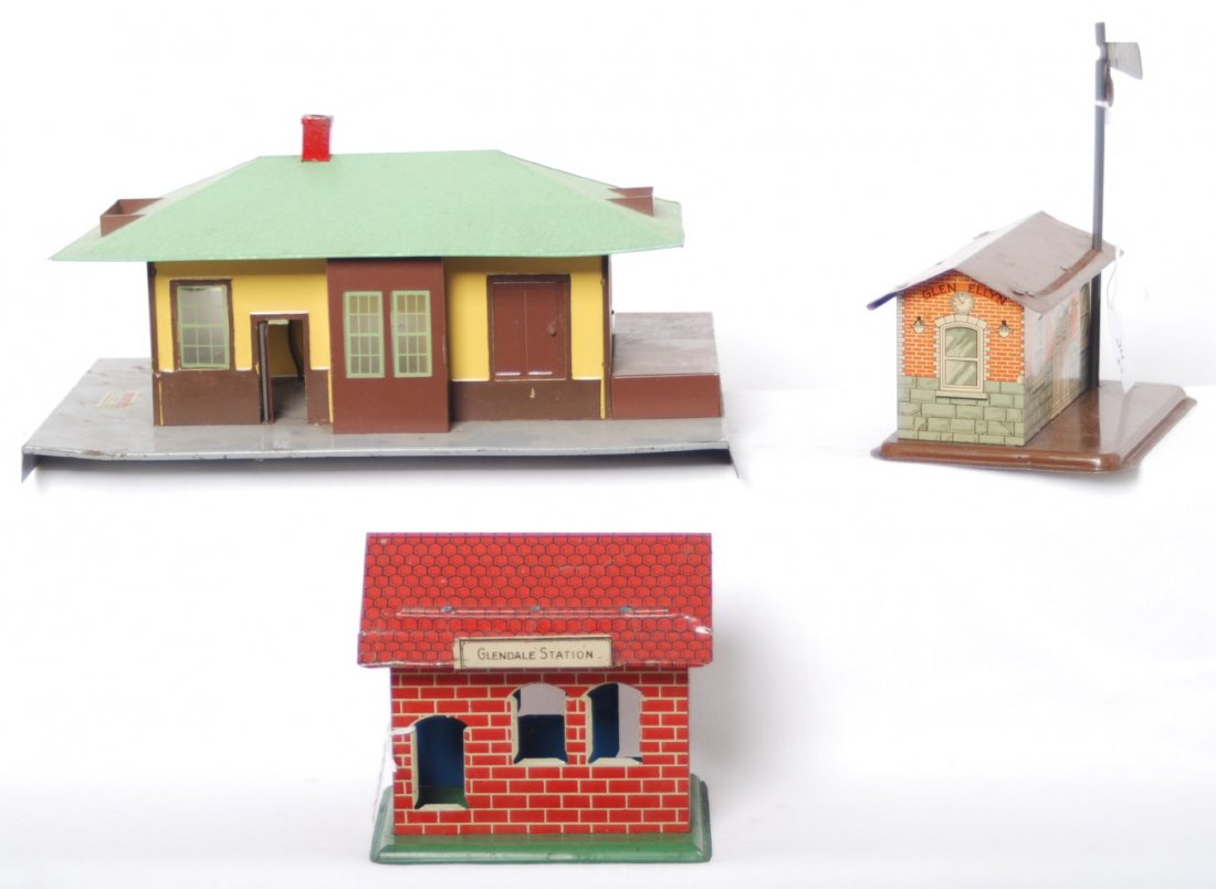 American Flyer stations: Postwar and prewar American Flyer railroad stations, painted and lithographed. Mystic (no record), Glen Ellyn, Glendale, C5-6.