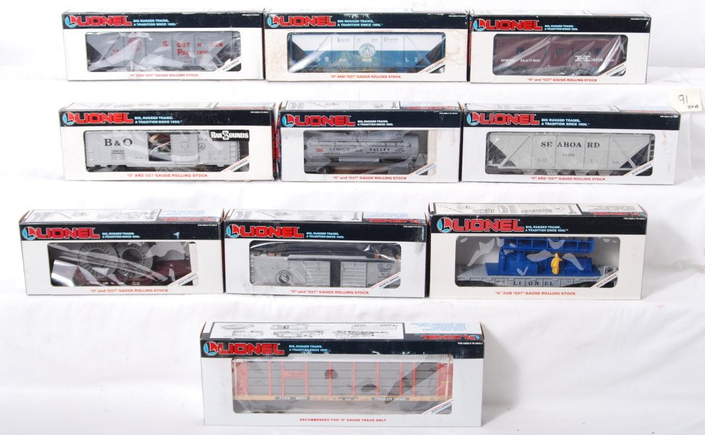 10 Lionel freight cars 19310, 16510, 19309, etc: Lionel modern O gauge freight cars in OB. Ten freight cars include 19310 L&C hopper, 19311 Southern Pacific hopper, 16639 Baltimore and Ohio boxcar with Railsounds, 16510 New Haven caboose, 16103 Lehi