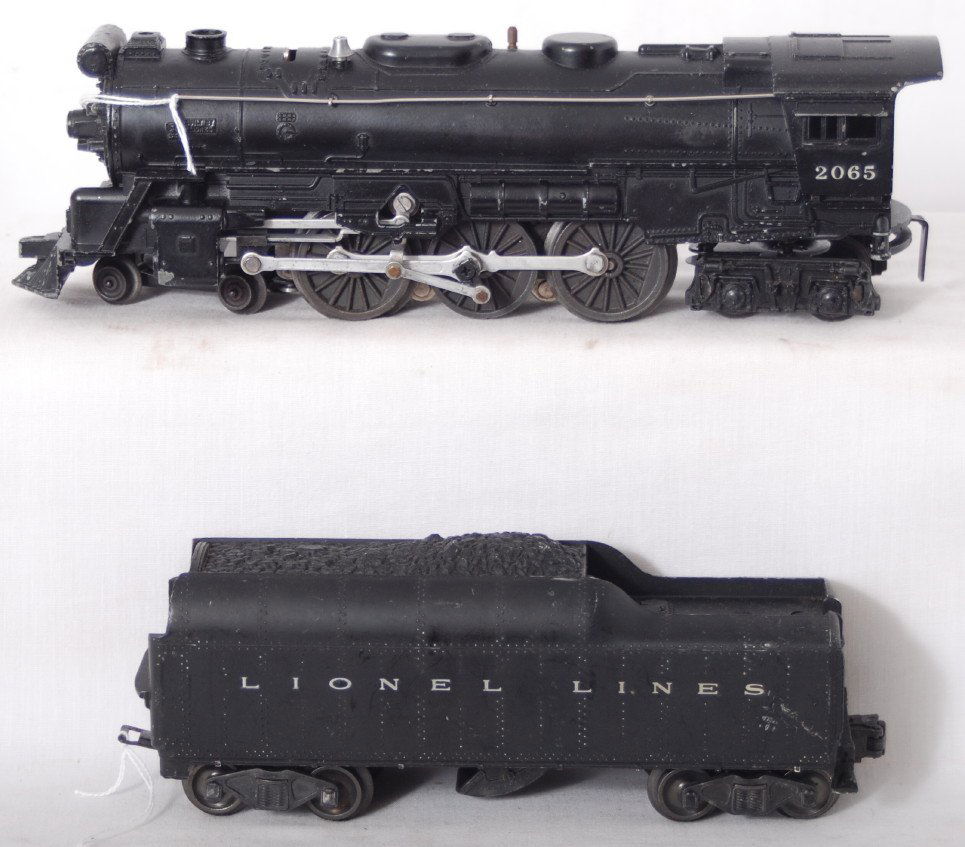 Lionel 2065 steam loco and 2046W whistle tender: Postwar Lionel O gauge 2065 steam locomotive with 2046W whistle tender, C6.