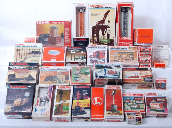 Lionel accessories, 12763, 2302, 2318, 22944, etc: Lionel modern O gauge accessories in OBs. Includes 2302 gantry crane, 2789 water tower kit, 12763 signal bridge, 2199 microwave tower, 12723 microwave tower, 2318 control tower, 22944 scale semaphore,