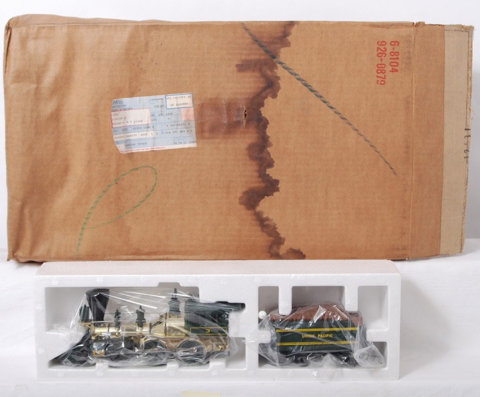 Lionel Golden Arrow General: Lionel modern O gauge 8104 uncataloged Union Pacific General for JC Penny. Loco has case and looks to have been run C8. Case has been opened but appears to be in good condition. Master carton has wate