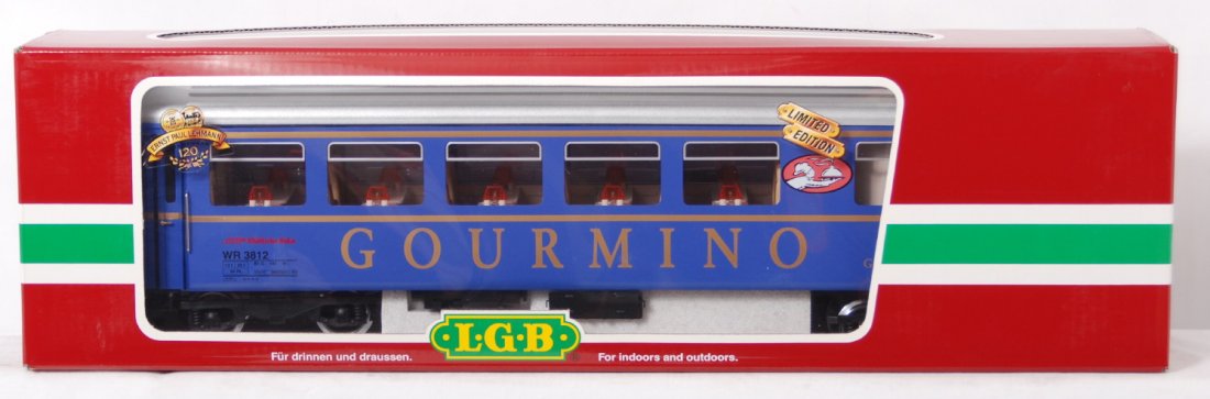 LGB 31680 RHB Gourmino diner: LGB modern G scale 31680 RHB Gourmino diner in OB. Diner is C9 with no major signs of run time.