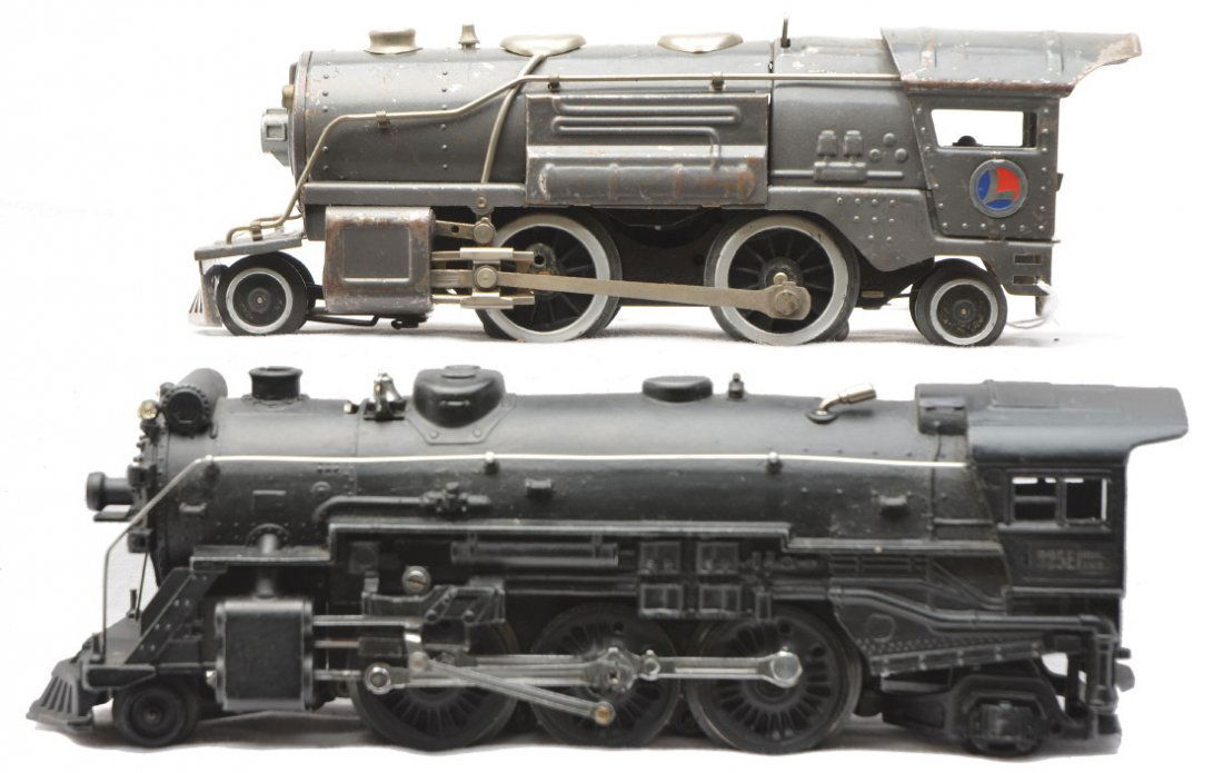 Lionel 259E Gunmetal Loco 225E Black Loco: Lionel prewar O gauge 259E gunmetal 2-4-2 steam loco and a 225E black 2-6-2 steam loco. The 225E has been repainted and the 259E is C5.