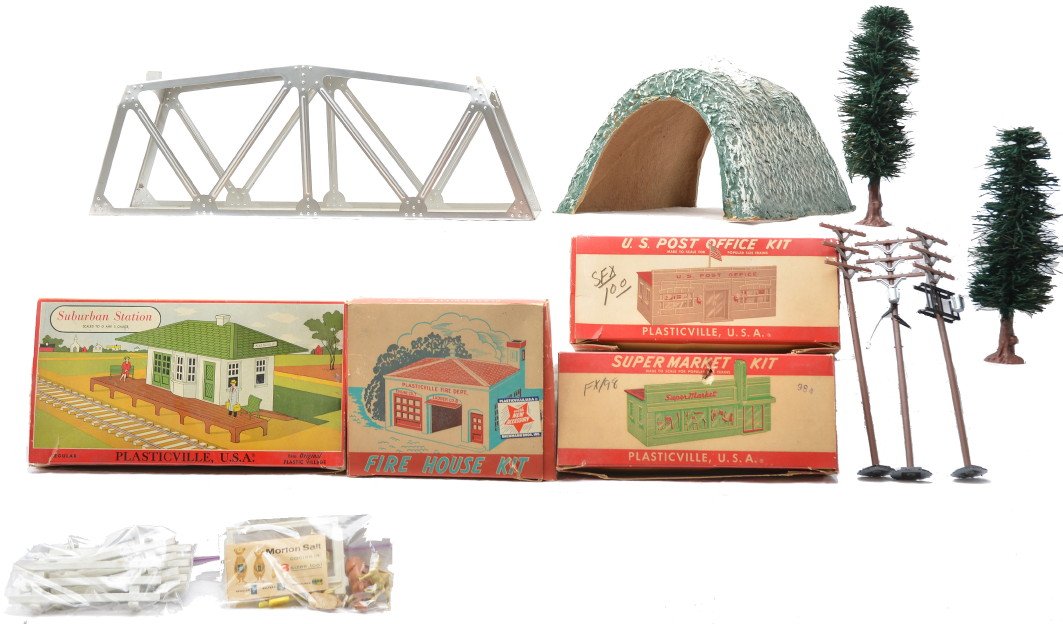 Plasticville Kits Fence Billboards Trees Poles: Bachmann Bros. Plasticville kits in OBs including; PO-1 U.S. Post Office, 1616-100 suburban station, FH-4 fire house and a SM-7 super market. The kits appear to be complete. Also included are accessor