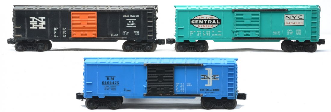 Lionel 6464-425 6464-475 6464-900 Boxcars: Lionel postwar 6464-425 New Haven type II boxcar, 6464-475 Boston and Maine type IV boxcar and a 6464-900 New York Central System type IV boxcar. The 6464-425 is C6 and the other two cars are C6.