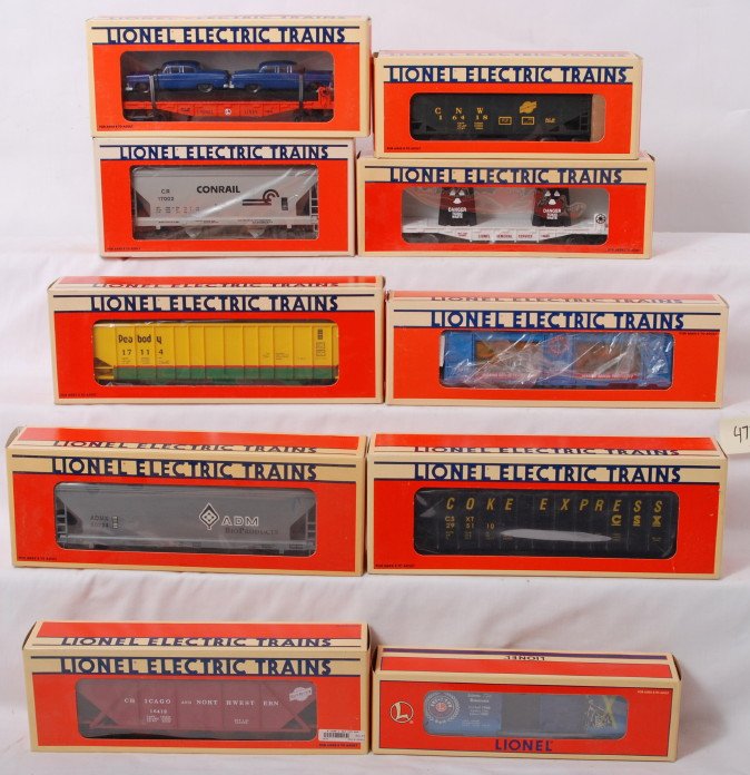 10 Lionel freight cars 16418, 17120, 17124, etc: Lionel modern O gauge freight cars in OB. Ten freight cars include 17002 Conrail hopper, 29226 Berkshire Century boxcar, 16750 Lionel City Aquarium car, 16418 Chicago and Northwestern hopper. 17124 AD