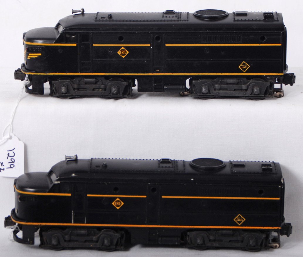 Lionel 2032 Erie diesel Alco A units: Postwar Lionel O gauge 2032 Erie diesel Alco A units, trains look C6.
