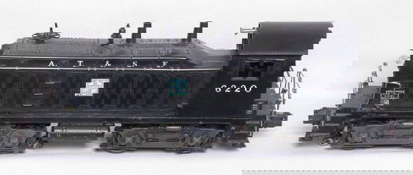 Lionel 6220 Santa Fe NW2 switcher ATSF: Lionel 6220 Santa Fe NW2 switcher, needs a light cleaning, decals are 99+% intact, frame has a few paint chips, C5-6.