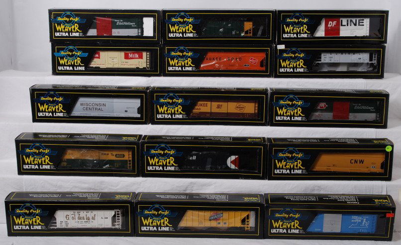 15 Weaver freight cars CNW, NP, etc: Weaver modern O gauge freight cars. Fifteen cars include Golden Loaf hopper, Chicago and Northwestern PS-2 hopper, Soo Line boxcar, 2341 RF&P PS-1 boxcar, 9017 Chicago and Northwestern hopper, Chicago