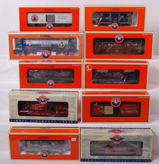 10 Lionel freight cars 17171, 19994, 26023, 26024, : Lionel modern O gauge freight cars in OB. Ten freight cars include 17171 Lionel three bay hopper, 26289 UPS operating holiday boxcar, 17533 Trailer Train flat with frames, 19994 LRRC Western Union pas