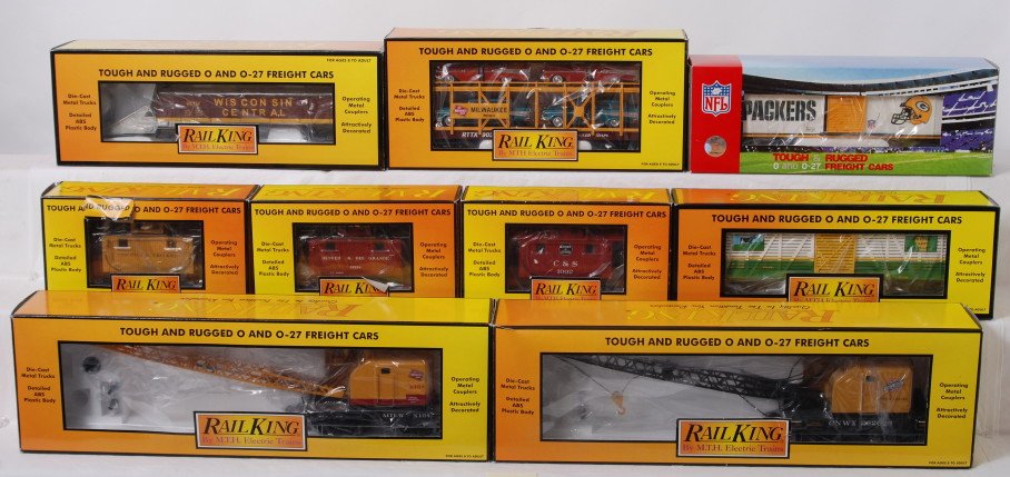 9 Railking freight cars Packers, Milwaukee, CNW, et: MTH Railking modern O gauge freight cars in OB. Nine freight cars include 7796 Virginia Truckee caboose, 7798 Rio Grande caboose, 77047 Colorado Southern caboose, 7964 Chicago and Northwestern crane, 