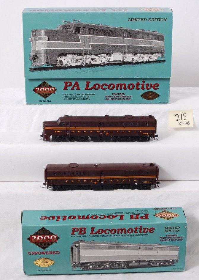 Proto 2000 Pennsylvania Alco PA and PB: Proto 2000 modern HO Pennsylvania Alco PA and PB locomotives. 21684 powered A unit and 21686 dummy B unit, C7-8 with run time. OBs have some light wear.