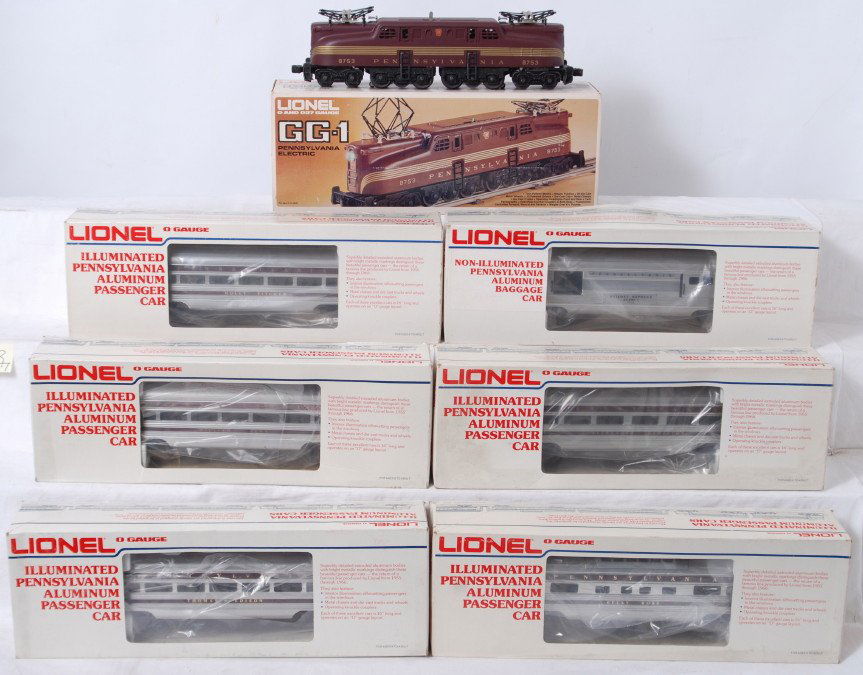 Lionel 8753 Pennsylvania GG-1 electric w/6 passeng: Modern era Lionel O gauge Pennsylvania Railroad trains C7-8. 8753 Tuscan 5 stripe GG-1 electric, 9570 REA baggage, 9571 William Penn, 9752 Molly Pitcher, 9753 Betsy Ross vista dome, 9754 Alexander Ham