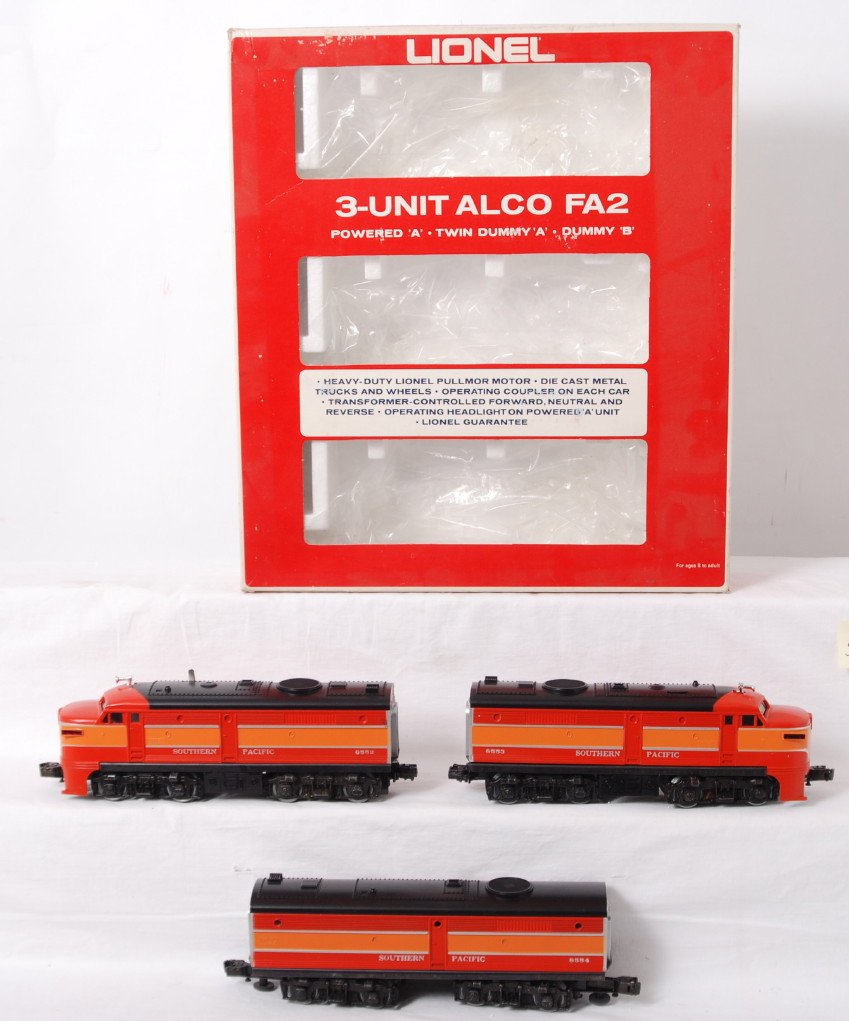Lionel 8552 Southern Pacific Alco FA-2 diesel unit: Modern era Lionel O gauge 8552 Southern Pacific Alco FA-2 diesel locomotive in original box, trains look better but graded C8 due to having been run. Box shows light wear.