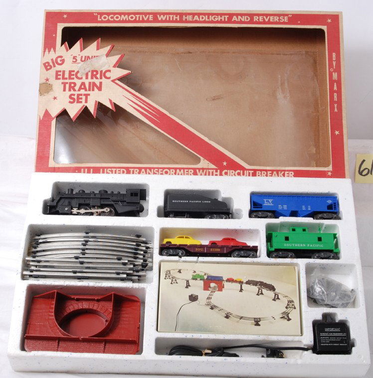 Marx boxed 15470 5 unit electric train set in OB,: Postwar Marx O gauge boxed 15470 5 unit electric train set in original box with some factory sealed components. Set is comprised of 490 steam loco and Southern Pacific slope back tender with 51100 SOU