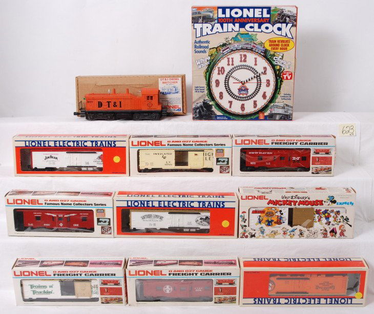 Lionel 8111, 7803, 9788, 9835, 9834, 9836, 9272, m: Modern era Lionel O gauge 8111 DT&I switcher, 7803 Trains Ôn TruckinÕ boxcar, 9788 Lehigh Valley boxcar, 9834 Southern Comfort billboard reefer, 9835 Jim Beam billboard reefer, 9836 Old Grand Dad bi
