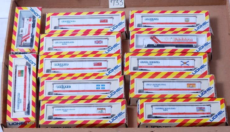 Lionel The Confederate Flyer HO gauge diesel set i: Modern era Lionel HO gauge The Confederate Flyer diesel freight set in original inner boxes and set box bottom half. Loco has broken but still attached step and nick at hand grab. Trains should otherw