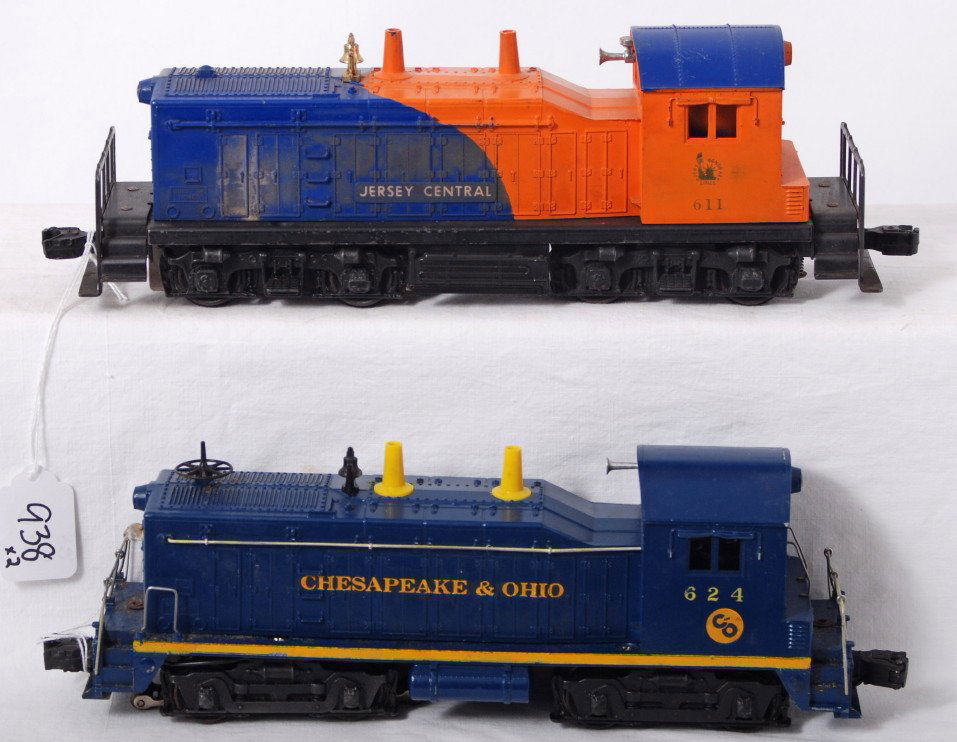 Lionel 611 and 624 NW-2 diesel switchers: Postwar Lionel O gauge 611 Jersey Central and 624 Chesapeake and Ohio, NW-2 diesel locomotive switchers, C5-6.